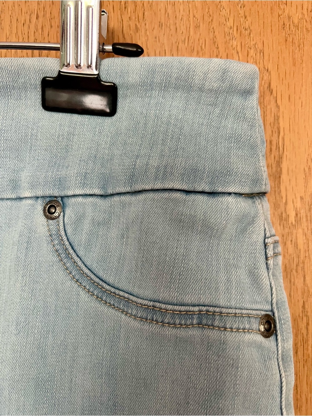 Chico's Perfect Stretch Soft Jegging Short size 10 - Picture 3 of 7